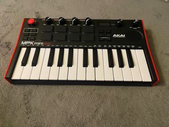 AKAI MPL mini keyboard