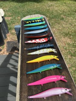 Custom airbrushed saltwater lures