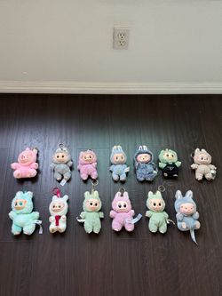 A lot of  Labubu excellent condition, first person that brings $100 firm for everything take it Costa Mesa