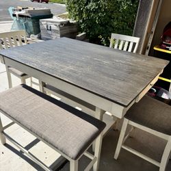 Dinning Table 