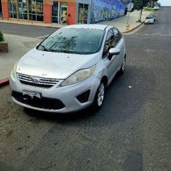 2012 Ford Fiesta