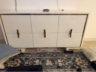 Great quality tv console