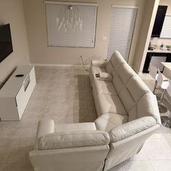 LEATHER POWER RECLINER SECTIONAL – LIKE NEW – $6,50