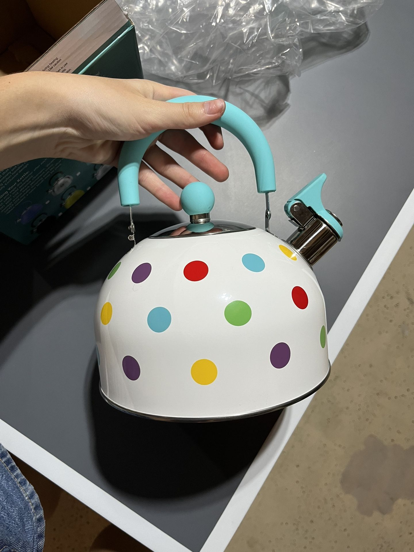 Whistling Kettle White With Polka Dot