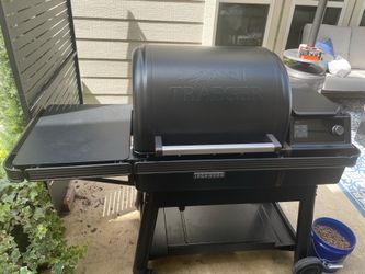Like New Traeger Ironwood Pellet Grill/Smoker (2023) – Cover & Probes Included