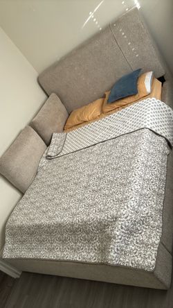 Quuen bed and matrass