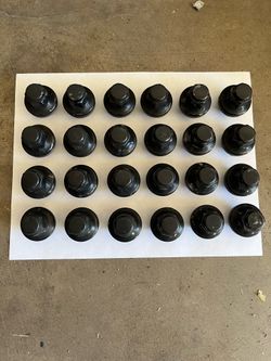 Toyota lug nuts in good condition