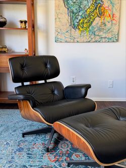 Gorgeous Eames Style Lounge Chair