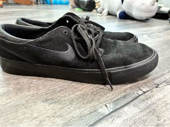Black Nike size 11