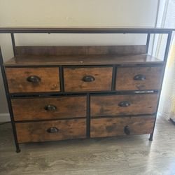Dresser for Bedroom with 7 Drawers