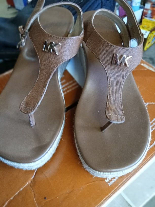 MICHAEL KORS LEATHER SANDLES