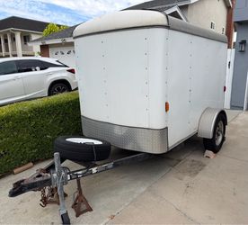 Single Axle Enclosed 8ft X 5ft Cargo Trailer by Carry On