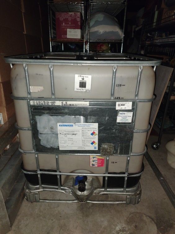275 Gal Tote Tank (Oil, Power Washing)
