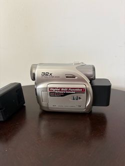 Vintage JVC MiniDV Digital Video Camera Camcorder 32x Optical Zoom