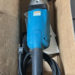 Makita Grinder  Ga7021