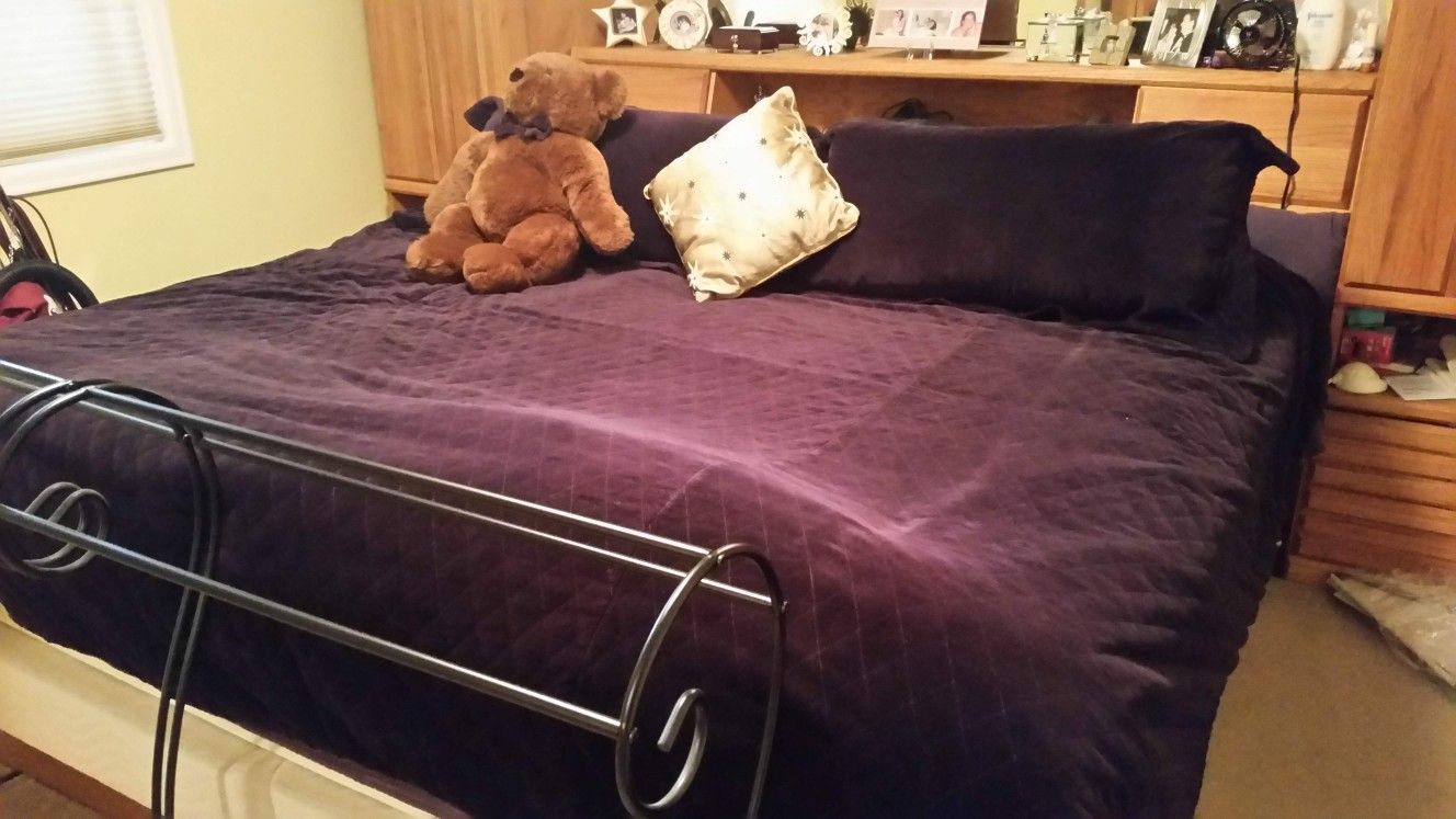 King Comforter Set w/extras
