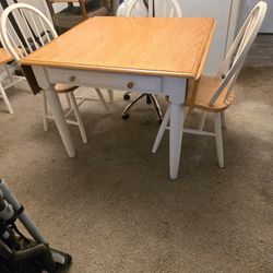 Table And Chairs Come Pickup Or Deliver