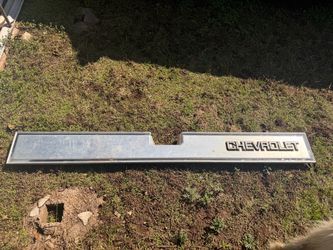 81-87 GMC Chevy Square Body Pickup Truck Tail Gate Trim Panel Tailgate Strip