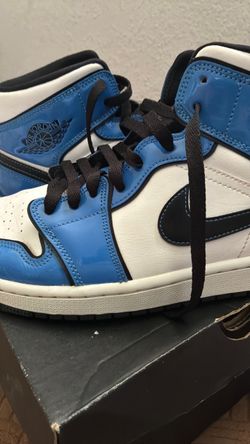 jordan 1 mid Signal blue