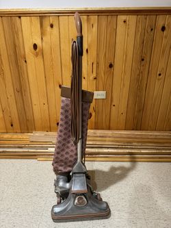 Vintage 1960’s Kirby Model 562 Vacuum W/ Accessories