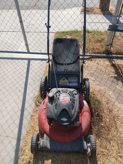 Selling A Yard Machine Lawnmower  21 Inch Cut  $150 Obo