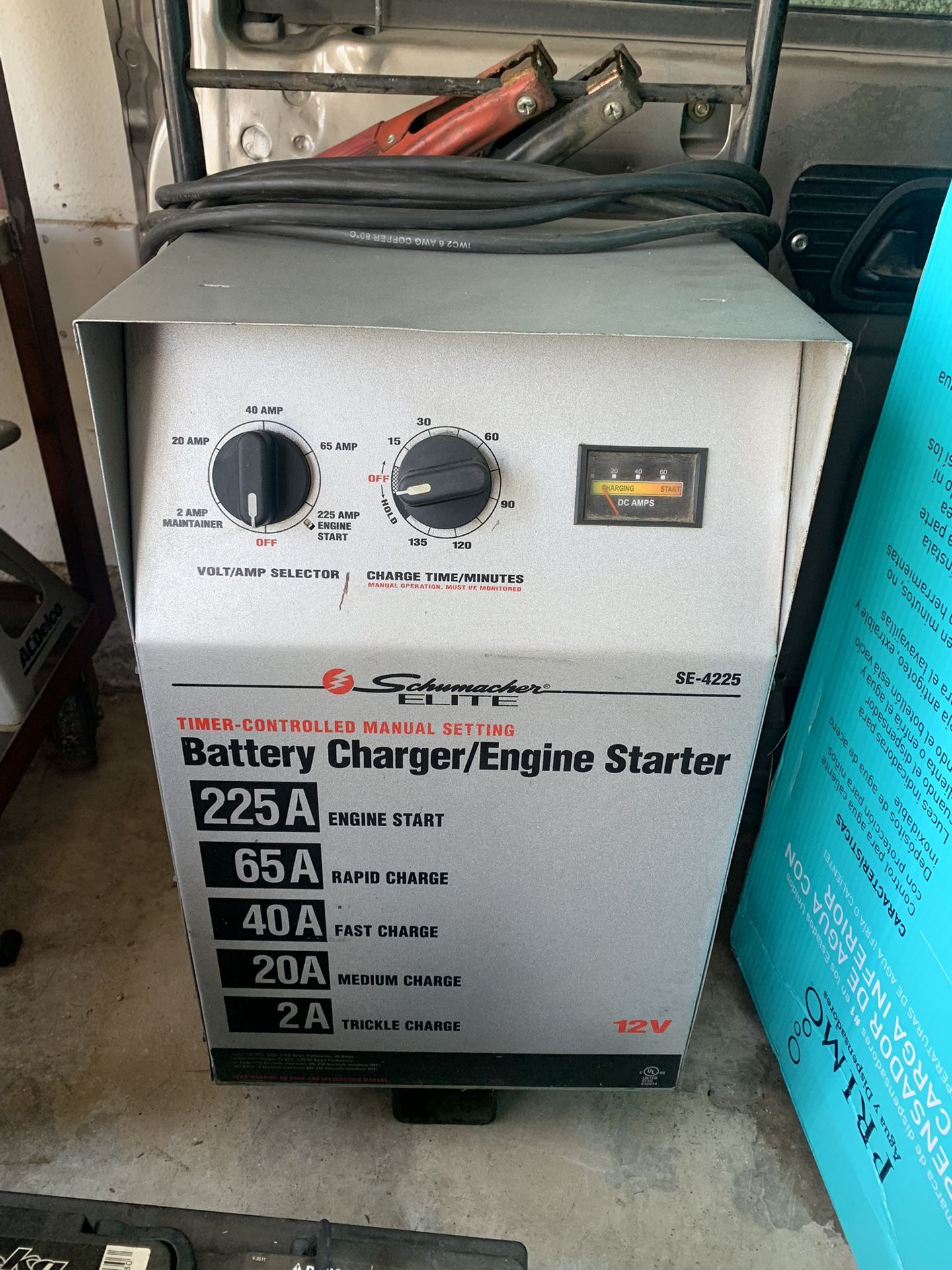 Schumacher SE-4225 TIMER-CONTROLLED MANUAL SETTING Battery Charger/Engine Starter