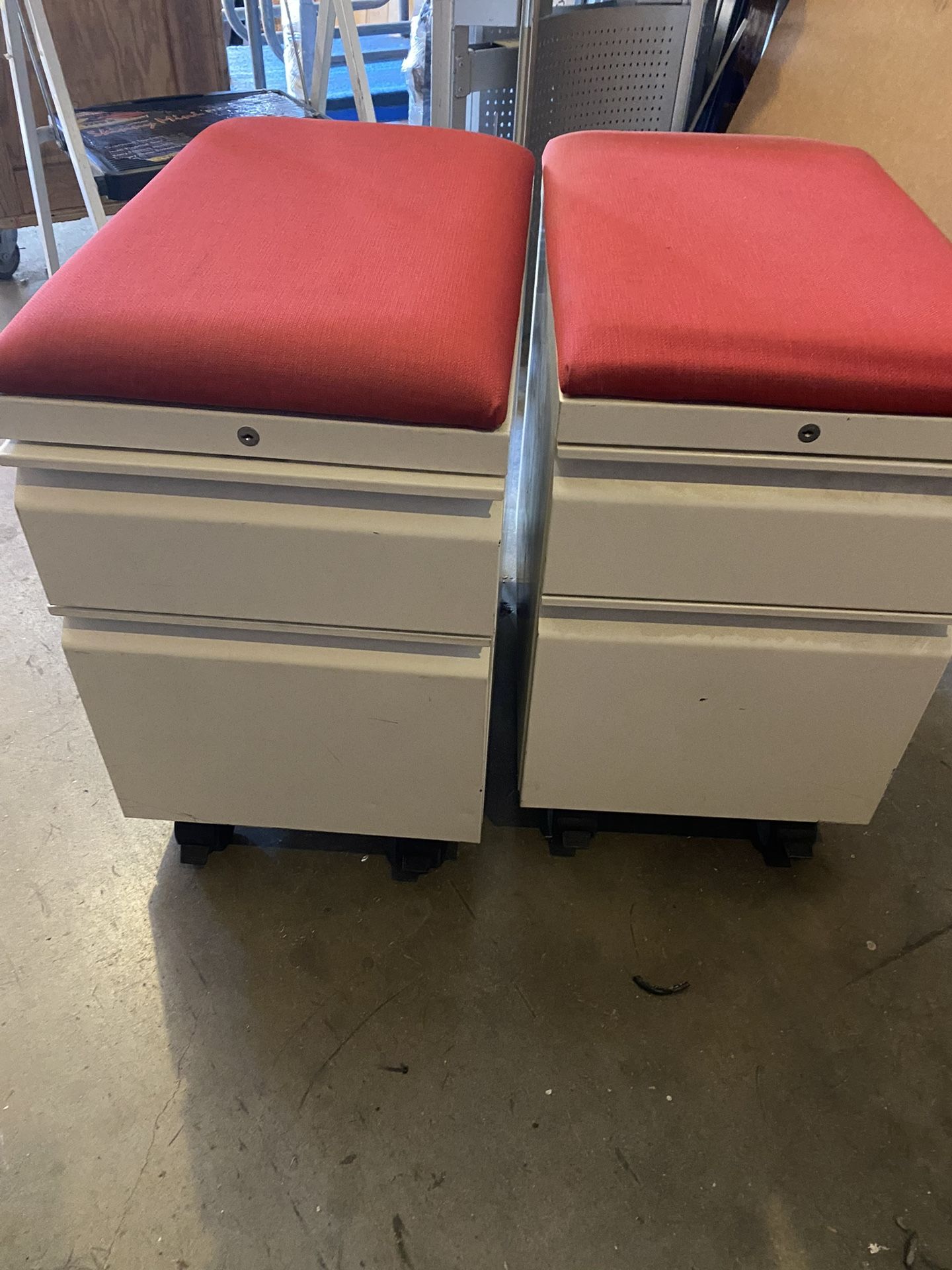 Mobile pedestal