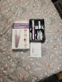 Rechargeable eyebrow trimmer