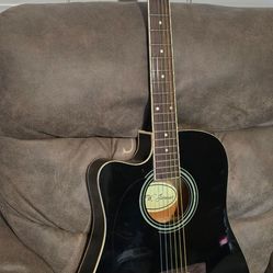 GUITARRA ELECTROACUSTICA DE MANO IZQUIERDA  $89 OBO