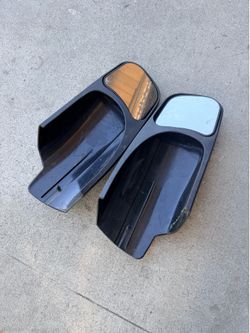 Tow mirrors