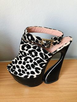 Animal Print Heels Size 6