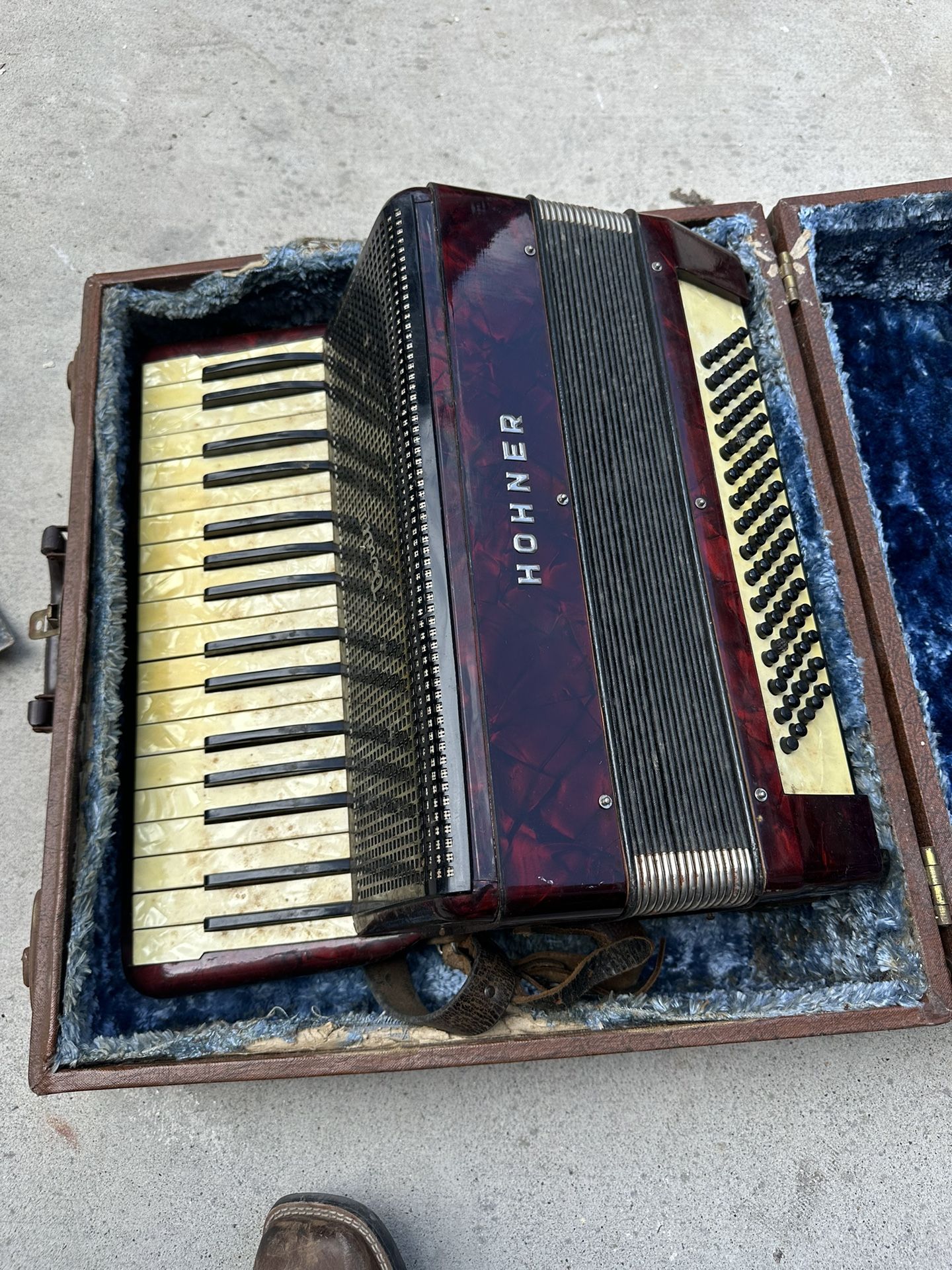 Hohner VERDI 2 Accordion Musical Instrument With Case