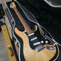 Carvin Bolt Strat Style Guitar
