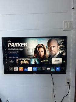 Visio D32f-G4 32” HDTV Smart Television With Remote