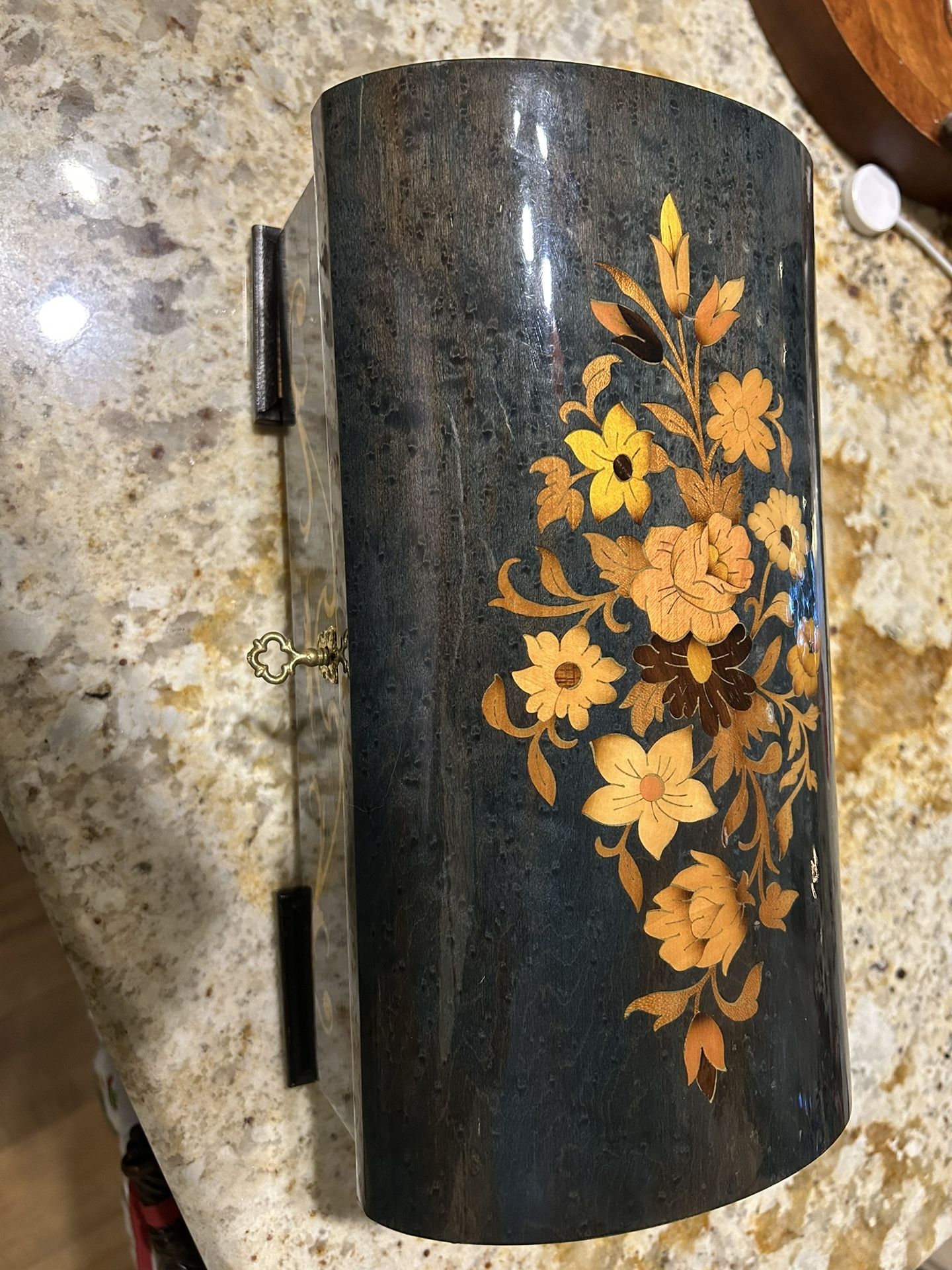 Italian musical jewelry box