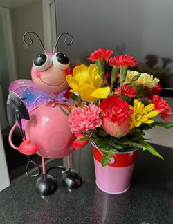 mothers  day flower Arrangement's