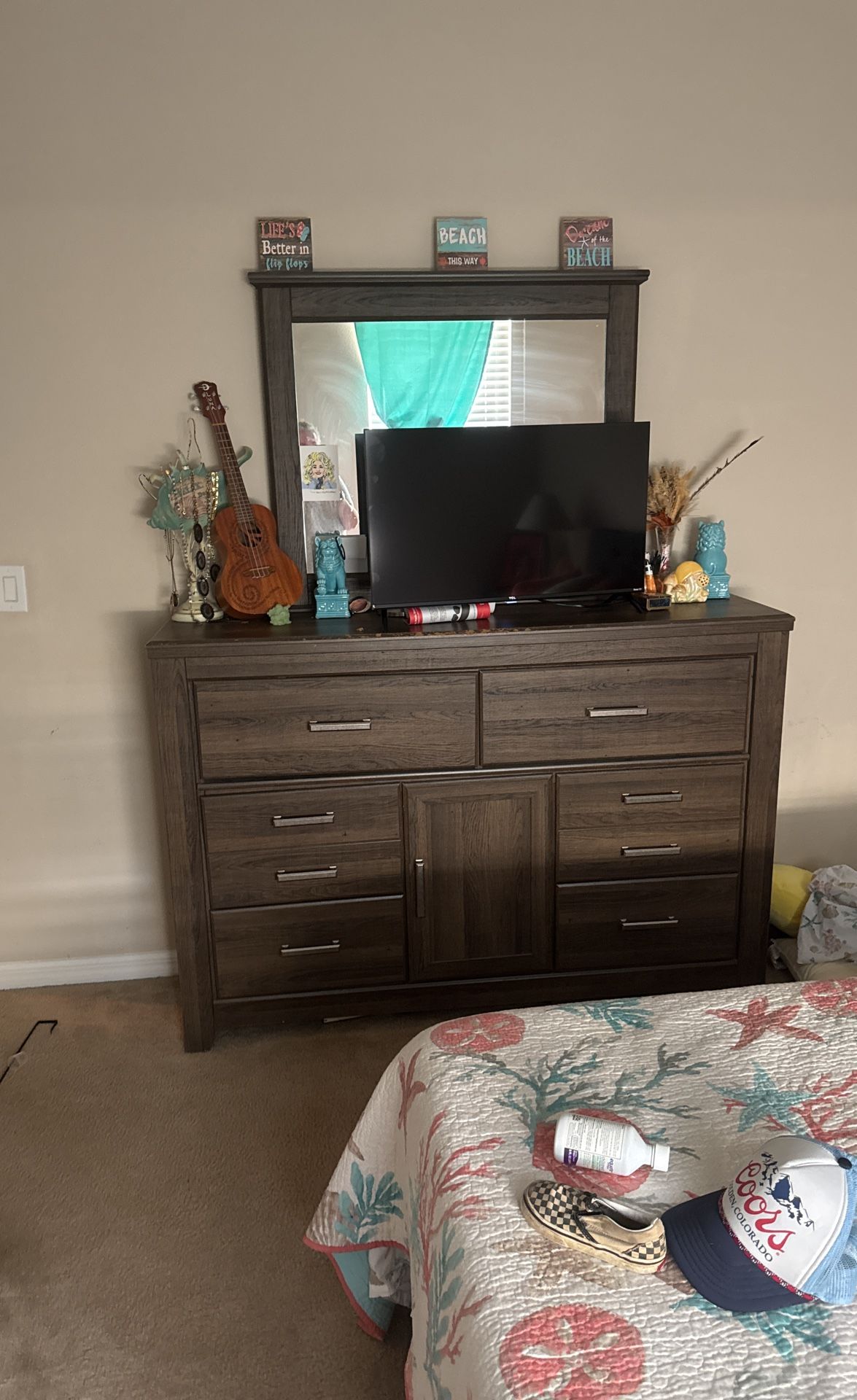 Bedroom Bureau With Two End Tables