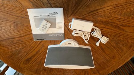 Bose SoundDock Digital Music System – White iPod Dock with Power Cord