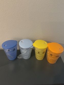 Tupperware Set of 4 Plastic Cups with Lids