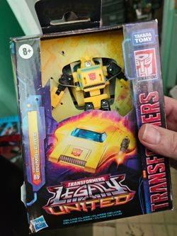 Transformers Legacy United Origin Bumblebee Deluxe Class