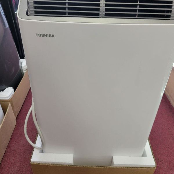 14000btu Portable Ac By Toshiba WiFi Ac/ Heater/ Alexa/ Ultra Quite.  Complete Set New In Box 