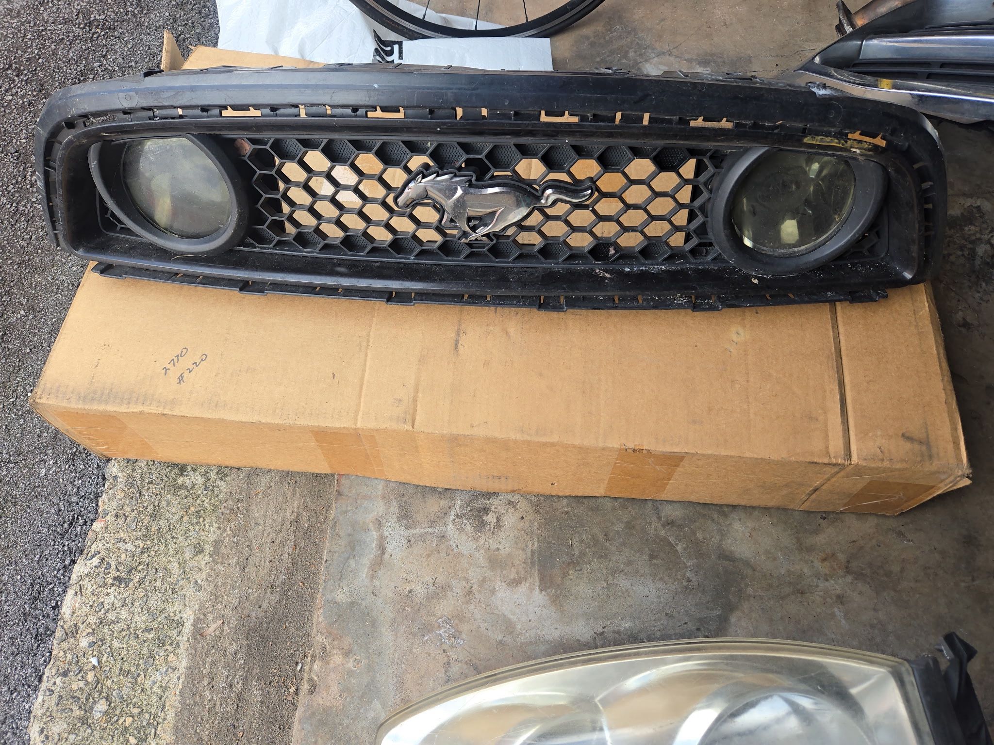 2010 Mustang Grille