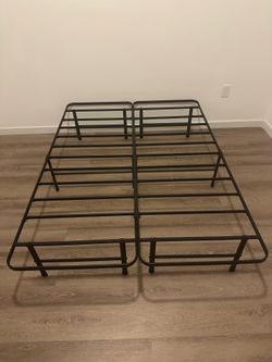 14in Full Metal Bed frame, No Box Spring Needed, Great Condition