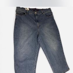 blue denim jeans with a relaxed fit #denim #relaxedfit