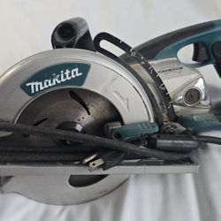 SAW Makita