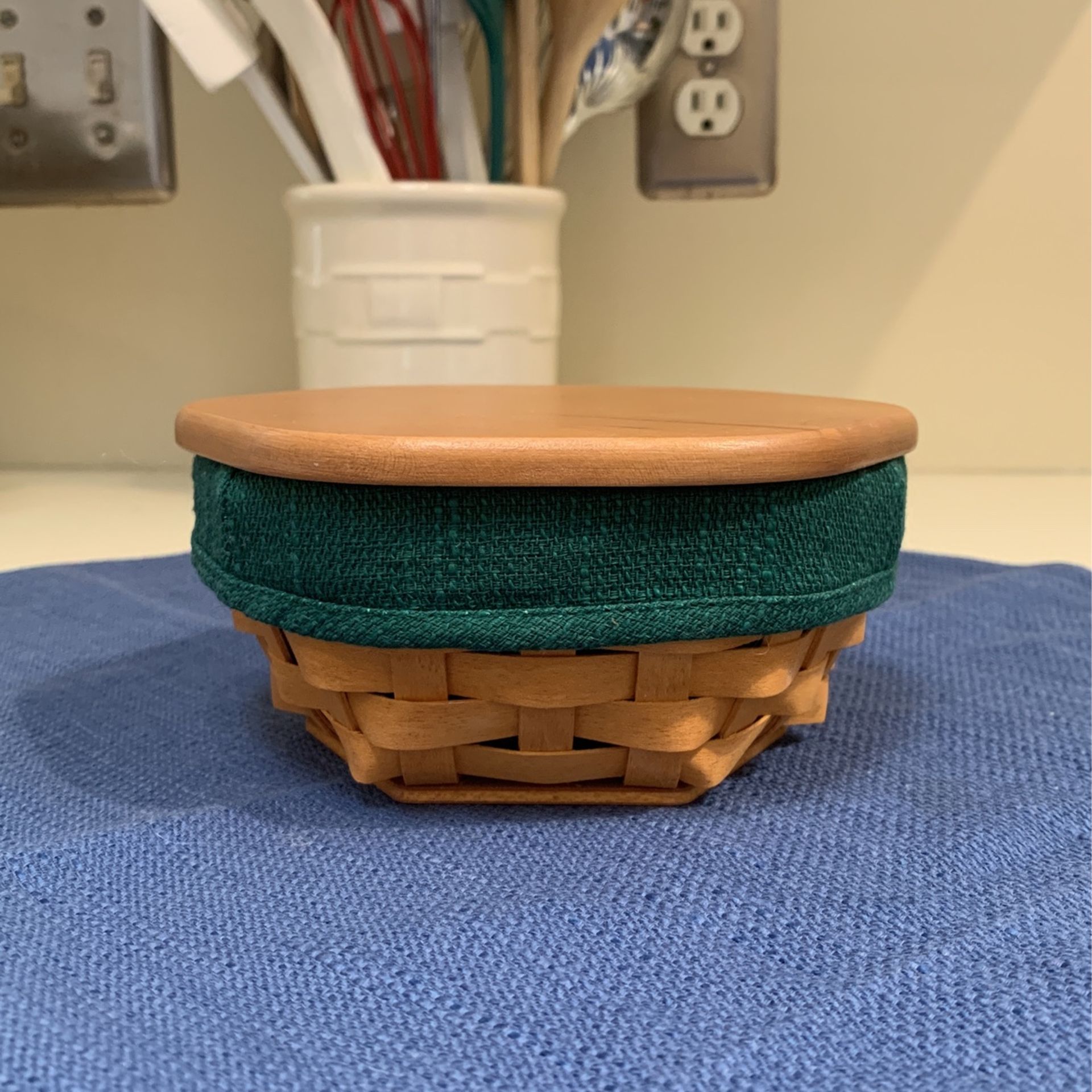 Longaberger 2001 Sage Basket With Ivy Green Liner
