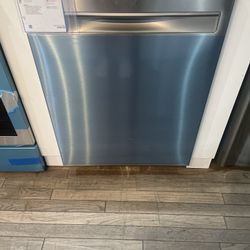 ✨Frigidaire Gallery✨ 24in Dishwasher - We Finance 🔥