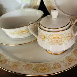 SET for 8+ Noritake May Garden China Set for 8 +