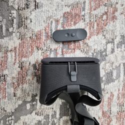 Google Daydream View VR Headset (2nd Gen, 2017) - Charcoal - With Controller