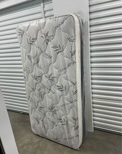 Twin size pillow top mattress